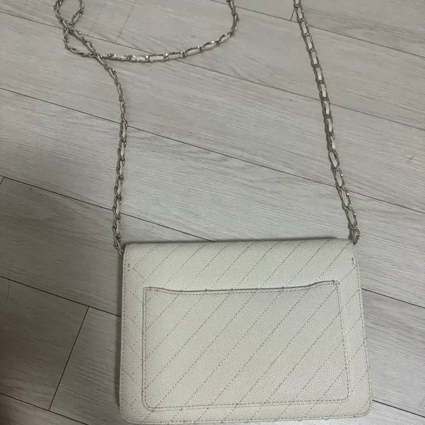 [SOLD OUT] 루이까또즈 가방 아이보리 퀼팅 체인 숄더백 크로스백