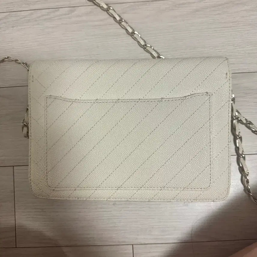 [SOLD OUT] 루이까또즈 가방 아이보리 퀼팅 체인 숄더백 크로스백