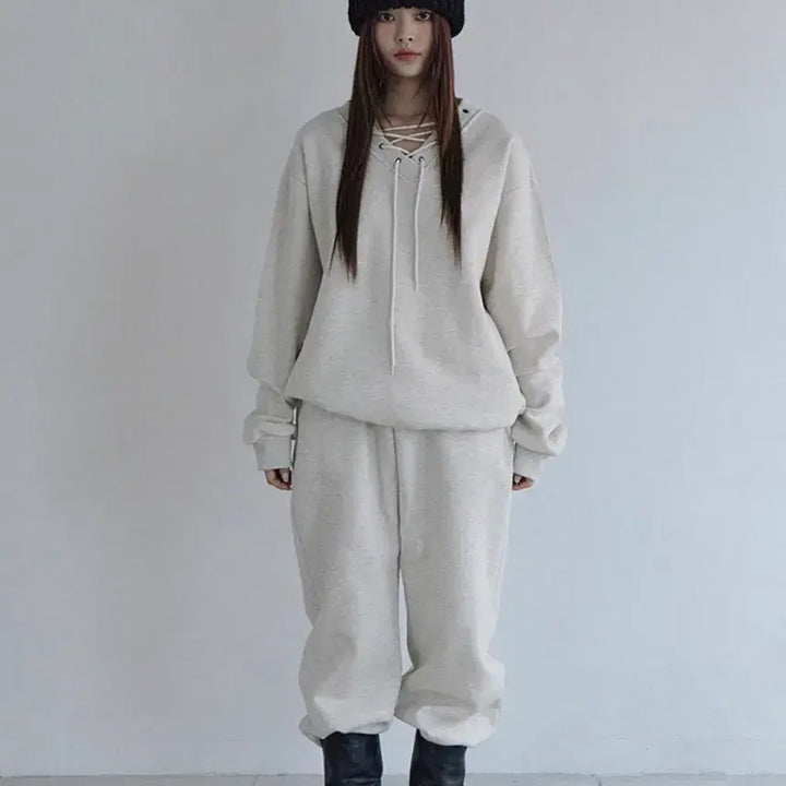 [SOLD OUT] 오오엠엘 아일렛 브이넥 스웻 셔츠 오트밀