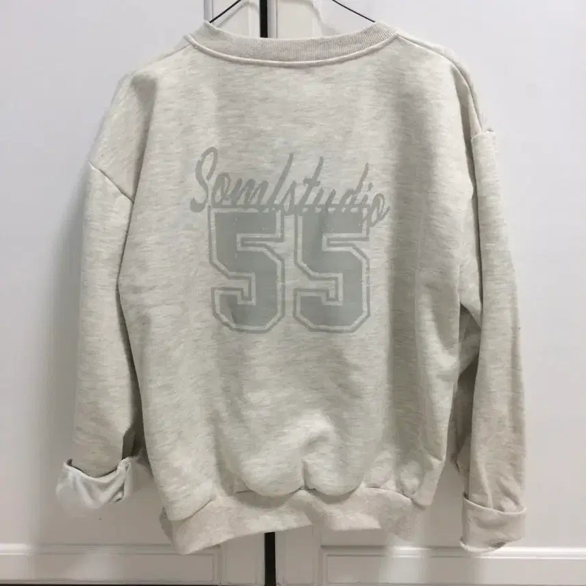 [SOLD OUT] 오오엠엘 아일렛 브이넥 스웻 셔츠 오트밀