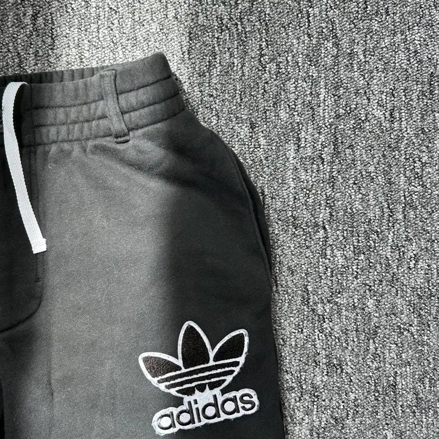 [BUNJANG] Adidas Logo Training Sweatpants / 아디다스 로고 트레이닝 스웻팬츠