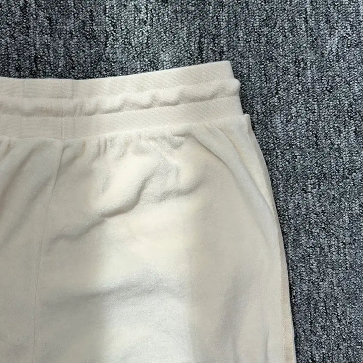 [BUNJANG] Adidas Beige Firebird Fleece Jogger Pants / 아디다스 베이지 파이어버드 기모 조거 팬츠