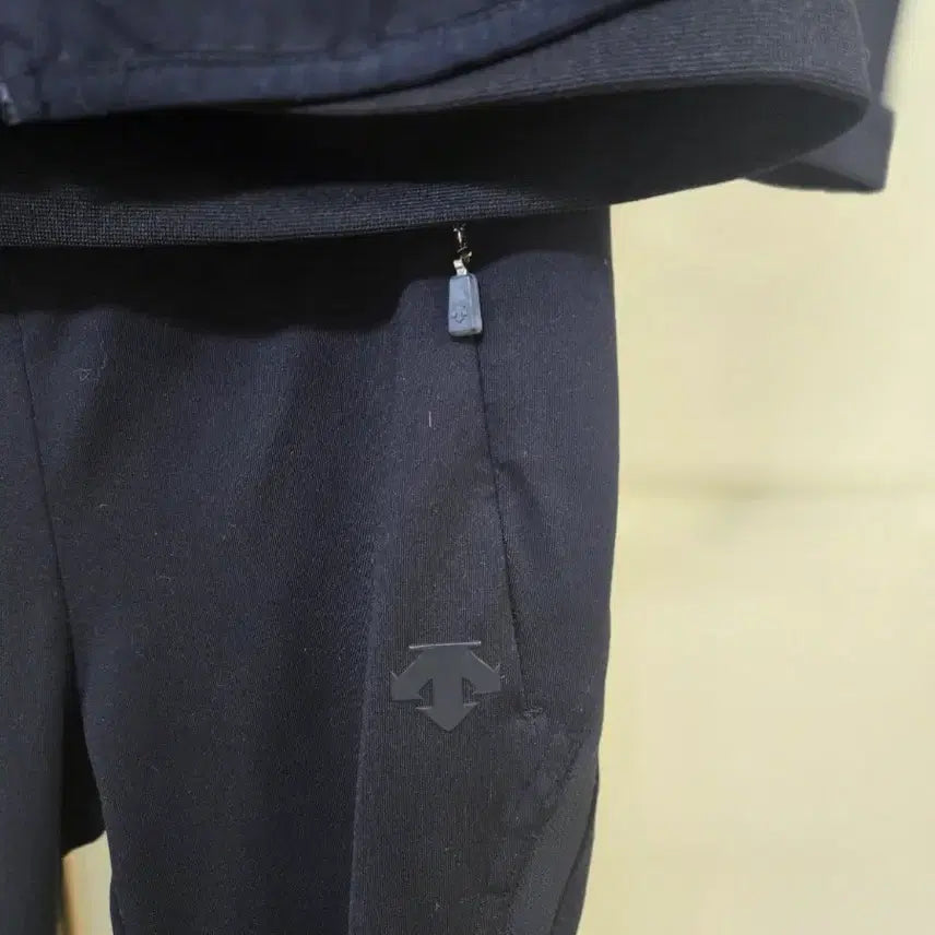 [BUNJANG] Descente Black Training Set / 데상트 블랙 트레이닝복 세트