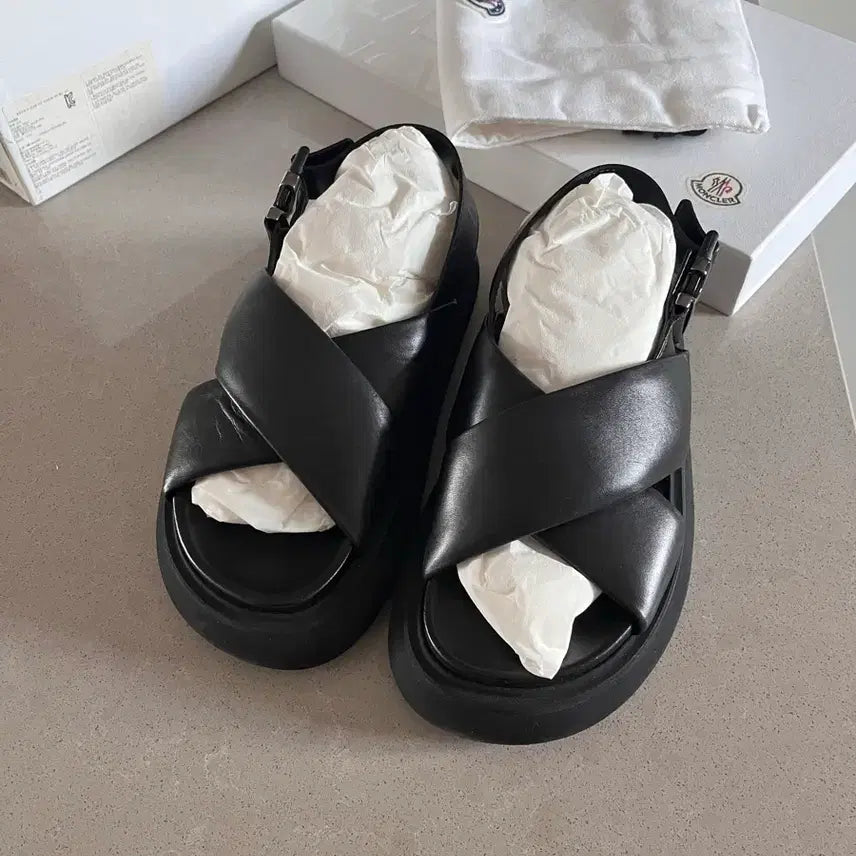 [BUNJANG] Moncler Sandals / 몽클레어 샌들
