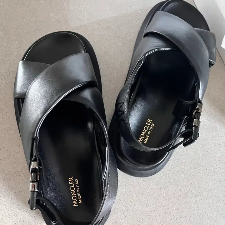 [BUNJANG] Moncler Sandals / 몽클레어 샌들