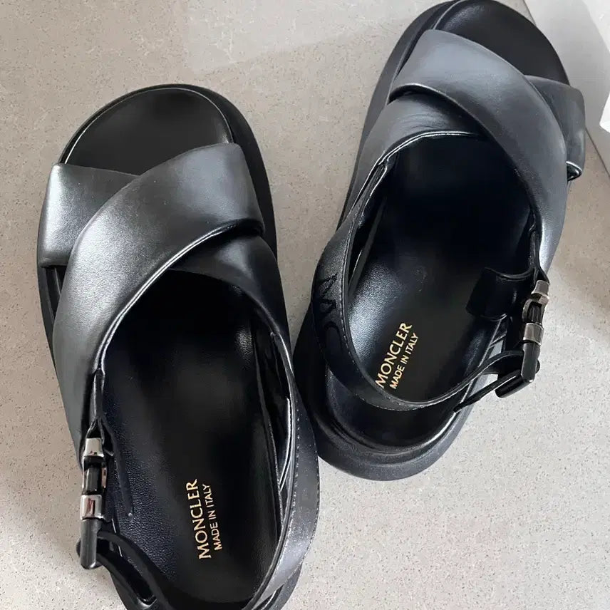 [BUNJANG] Moncler Sandals / 몽클레어 샌들