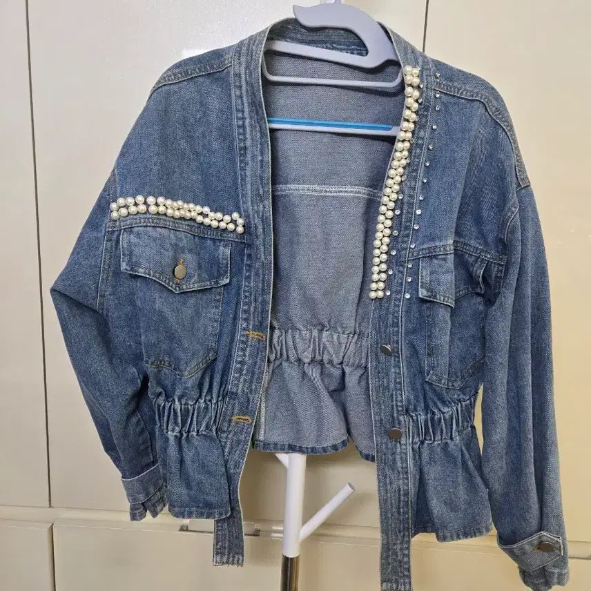 [BUNJANG] Pearl Embellished Denim Short Jacket / 진주 장식 데님 숏 자켓