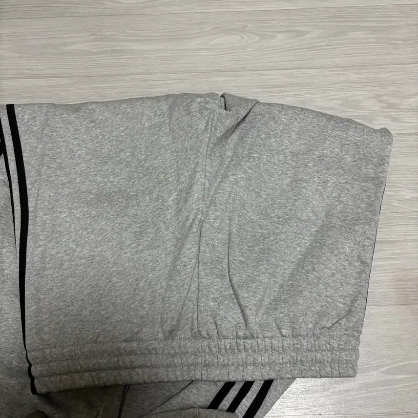 [BUNJANG] Adidas Essential Training Track Pants / 아디다스 에센셜 트레이닝 트랙팬츠