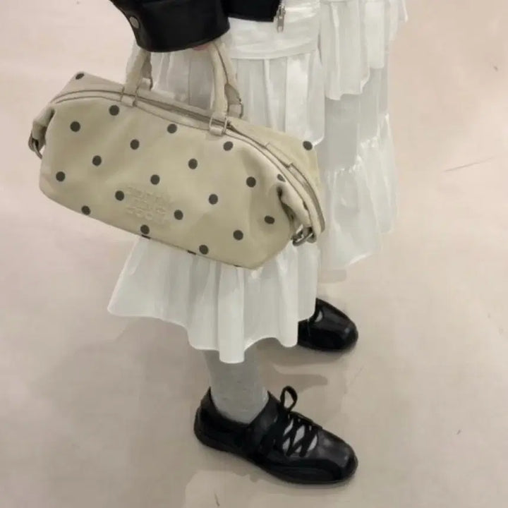 [SOLD OUT] 포른른 스니커즈 240