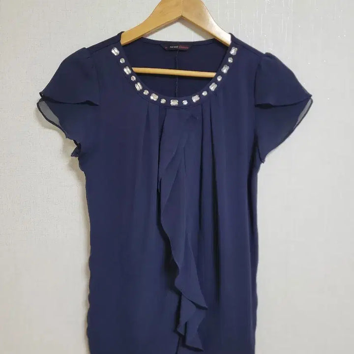 [BUNJANG] Jisense Navy Chiffon Blouse with Frill and Cubic Detail / 지센진한 네이비 쉬폰 블라우스 프릴 장식