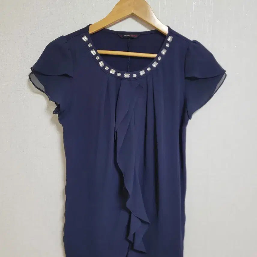 [BUNJANG] Jisense Navy Chiffon Blouse with Frill and Cubic Detail / 지센진한 네이비 쉬폰 블라우스 프릴 장식