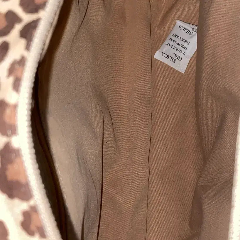 [SOLD OUT] [정품 새상품] 헬로키티 산리오 레오파드 호피 숄더백