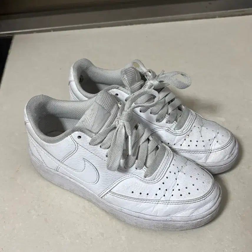 [BUNJANG] Nike Air Force 1 Sneakers / 나이키에어포스 운동화 230