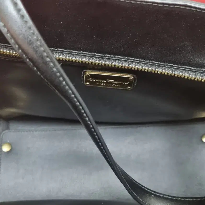 [BUNJANG] Ferragamo Amy Black Stitch Tote Bag / 페라가모 에이미블랙 스티치 토트백