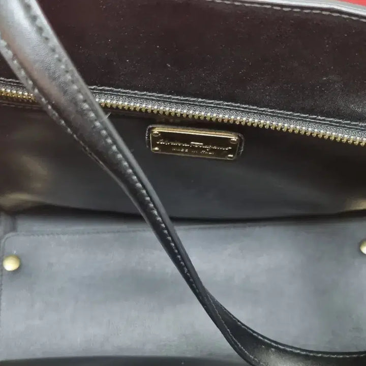 [BUNJANG] Ferragamo Amy Black Stitch Tote Bag / 페라가모 에이미블랙 스티치 토트백