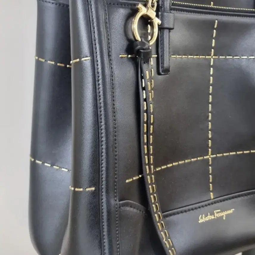 [BUNJANG] Ferragamo Amy Black Stitch Tote Bag / 페라가모 에이미블랙 스티치 토트백