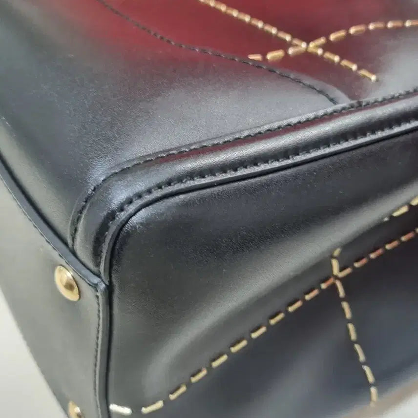 [BUNJANG] Ferragamo Amy Black Stitch Tote Bag / 페라가모 에이미블랙 스티치 토트백