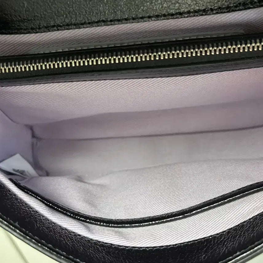 [BUNJANG] Vunque Baguette Shoulder Bag Small Black + Chain / 분크 바게트 숄더 백 스몰 블랙 +체인