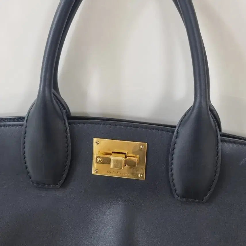 [BUNJANG] Ferragamo Studio Gancini Pattern Tote Bag / 페라가모스튜디어 간치니 패턴 토트백