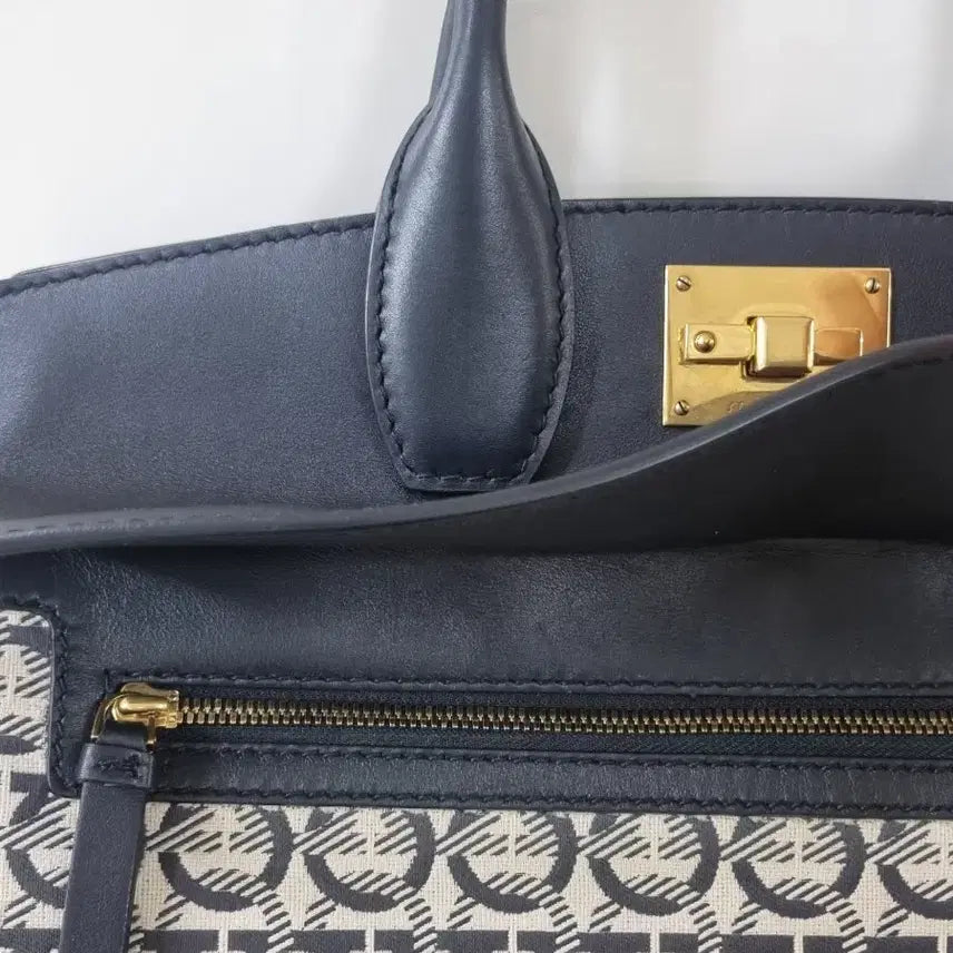 [BUNJANG] Ferragamo Studio Gancini Pattern Tote Bag / 페라가모스튜디어 간치니 패턴 토트백
