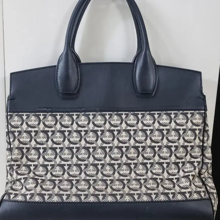 [BUNJANG] Ferragamo Studio Gancini Pattern Tote Bag / 페라가모스튜디어 간치니 패턴 토트백