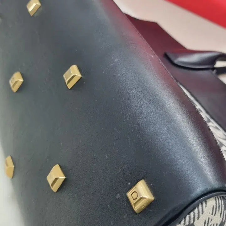 [BUNJANG] Ferragamo Studio Gancini Pattern Tote Bag / 페라가모스튜디어 간치니 패턴 토트백