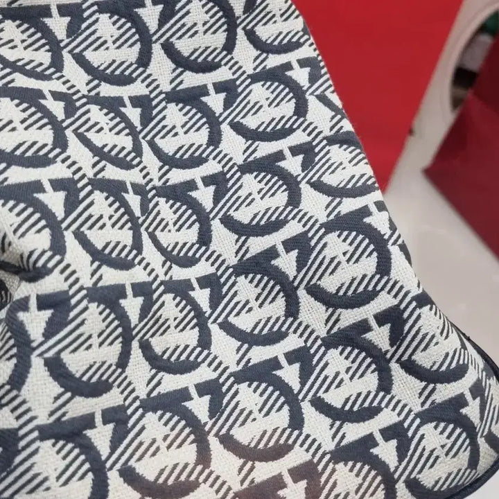 [BUNJANG] Ferragamo Studio Gancini Pattern Tote Bag / 페라가모스튜디어 간치니 패턴 토트백