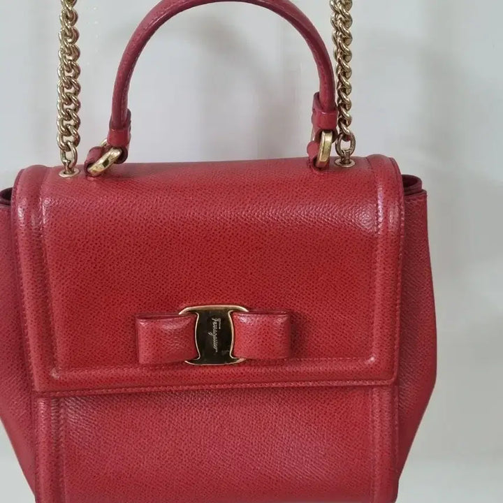 [SOLD OUT] 페라가모 미니레드 체인 숄더백