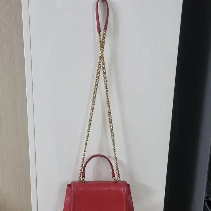[SOLD OUT] 페라가모 미니레드 체인 숄더백