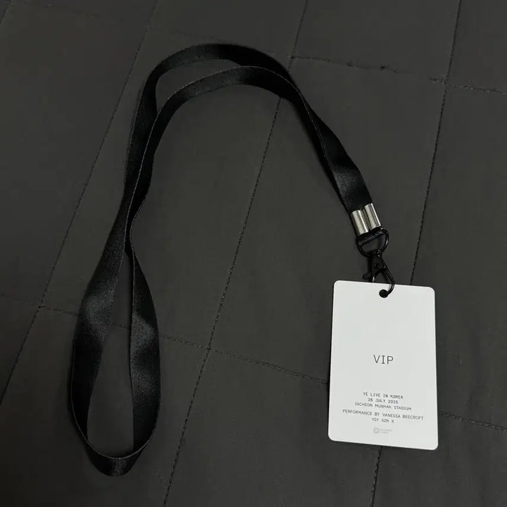 [BUNJANG] Kanye West Concert VIP Exclusive Necklace + Keyring Set / 칸예웨스트 콘서트 VIP 전용 MD 목걸이 + 키링 새상품