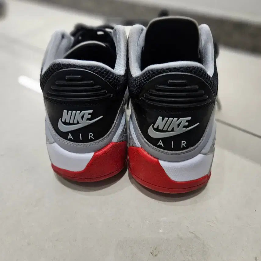 [BUNJANG] Jordan Black/Red Basketball Shoes / 조던 블랙/레드 농구화