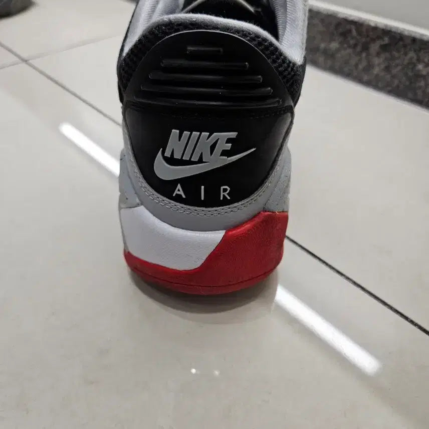 [BUNJANG] Jordan Black/Red Basketball Shoes / 조던 블랙/레드 농구화