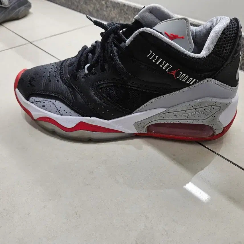 [BUNJANG] Jordan Black/Red Basketball Shoes / 조던 블랙/레드 농구화