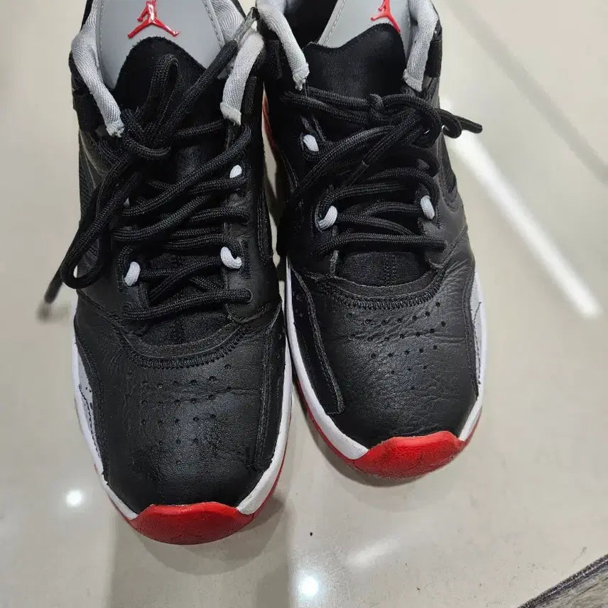 [BUNJANG] Jordan Black/Red Basketball Shoes / 조던 블랙/레드 농구화
