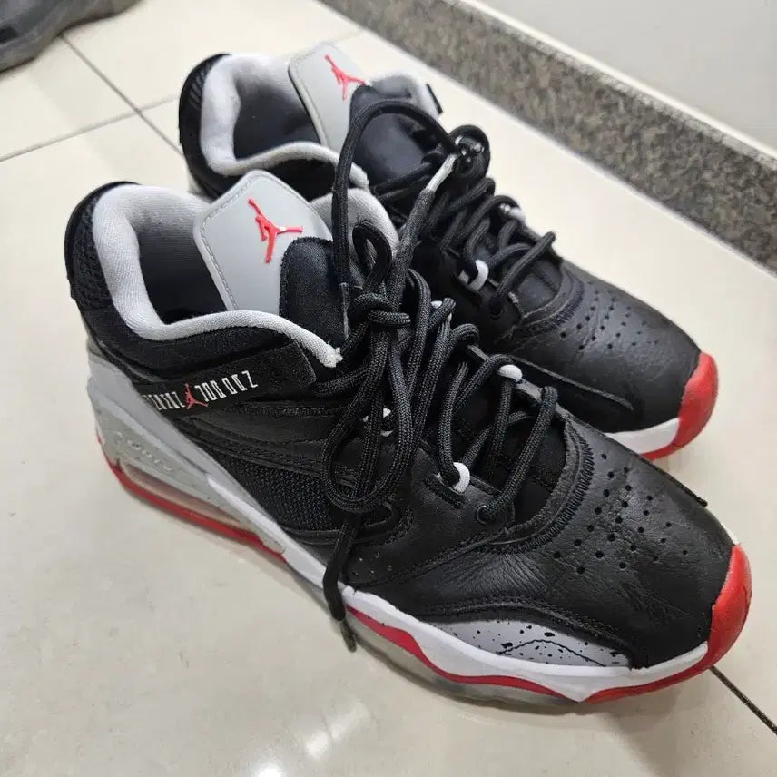 [BUNJANG] Jordan Black/Red Basketball Shoes / 조던 블랙/레드 농구화