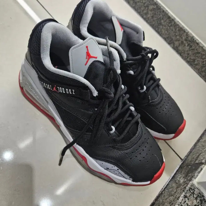 [BUNJANG] Jordan Black/Red Basketball Shoes / 조던 블랙/레드 농구화