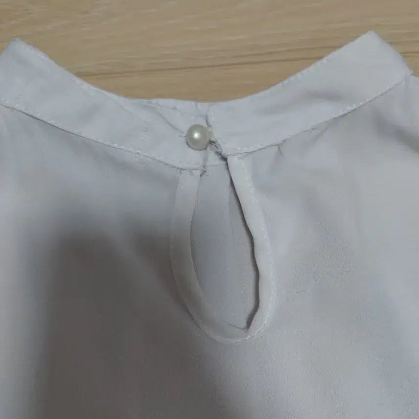 [BUNJANG] Muzak White Lace Sleeve Blouse / 무자크muzak 레이스 소매 화이트 블라우스