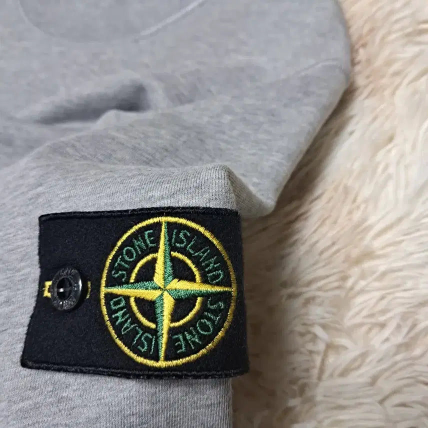 [SOLD OUT] 스톤아일랜드 맨투맨 L 거의새상품 정품 급처