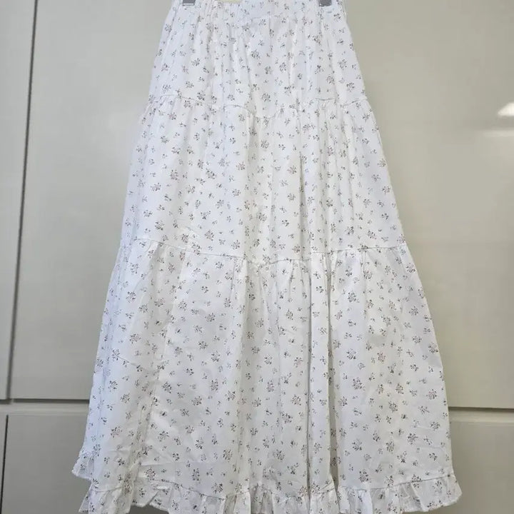 [BUNJANG] Flower Pattern Tiered Long Skirt / 플라워 패턴 캉캉 롱 스커트