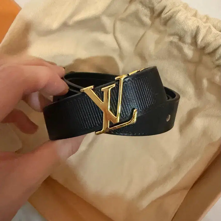 [BUNJANG] Louis Vuitton Gold Logo Black Belt / 루이비통 블랙 벨트 금장 로고