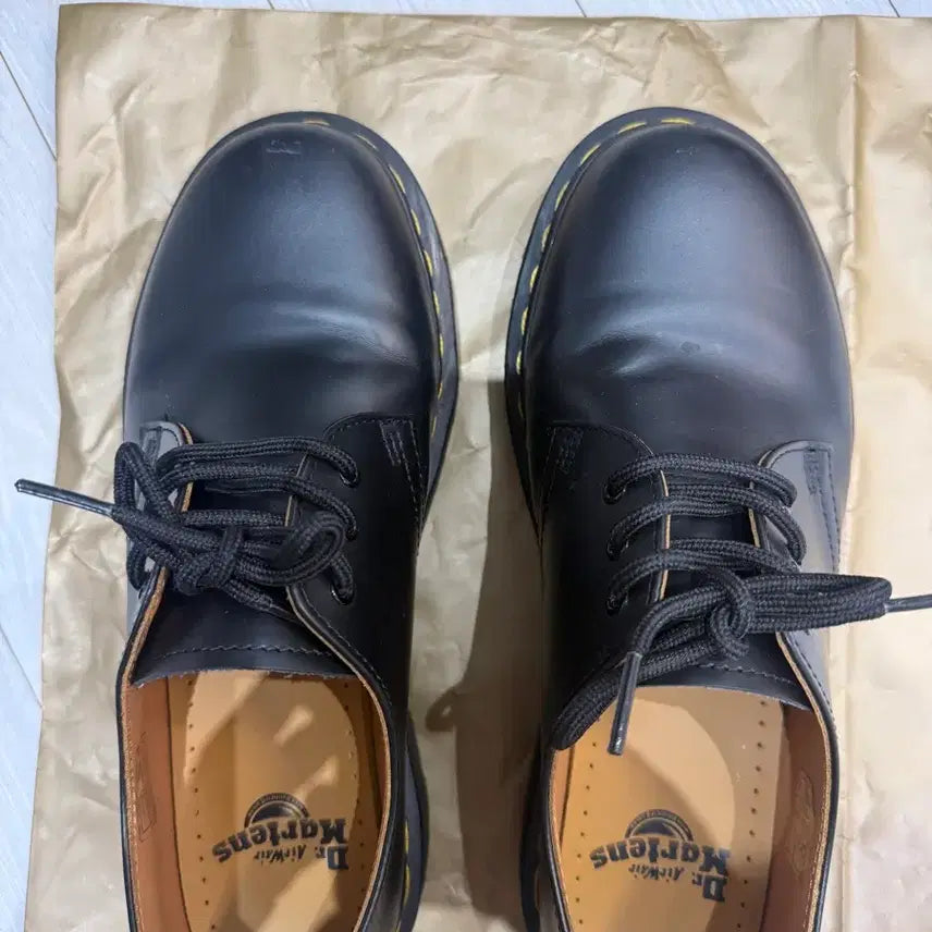 [SOLD OUT] 닥터마틴 1461 (3홀 슈즈)
