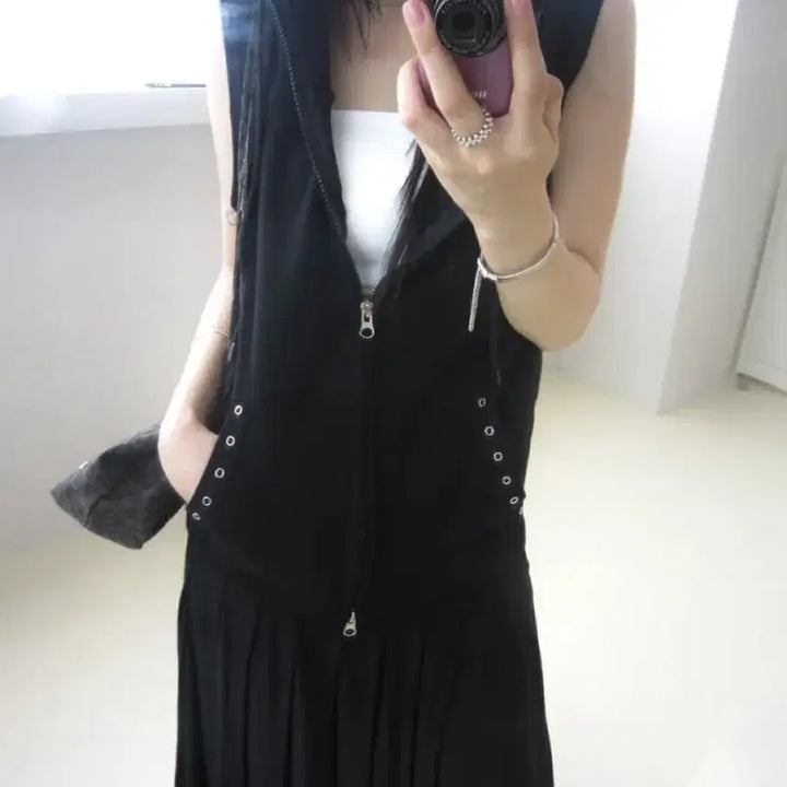 [BUNJANG] Matinkim Punching Sleeveless Hoodie Vest Black / Cenji 펀칭 나시 후드집업 베스트 블랙 빈티지 무신사 김아홉 마뗑킴