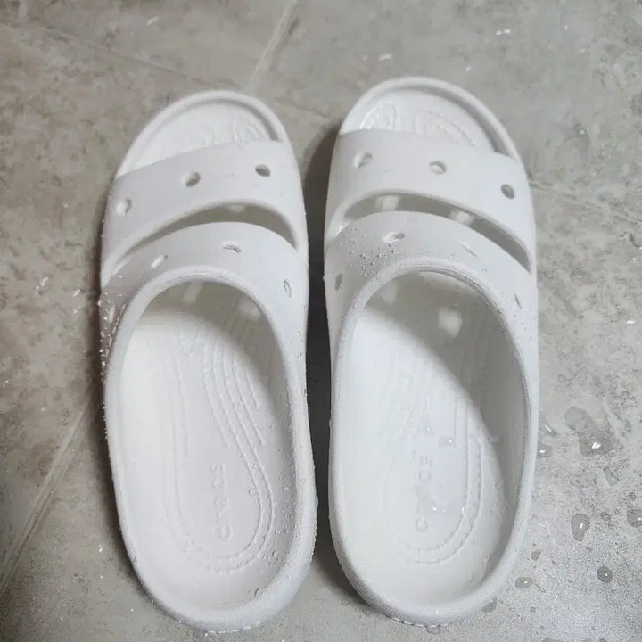 [SOLD OUT] 크록스 바야 슬라이드 230~235(반택포)