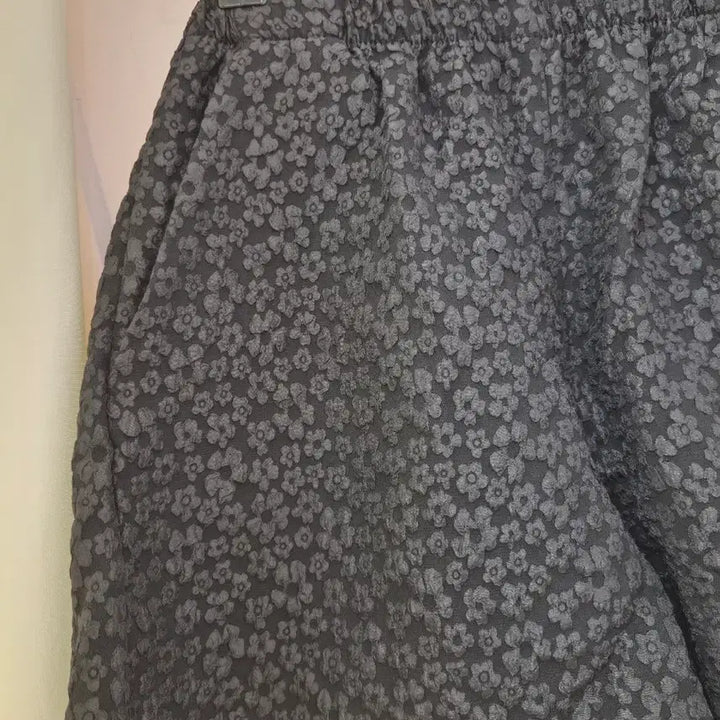 [BUNJANG] High-Waist Floral Lace Shorts / 대전 여성의류 하이웨스트 꽃무늬 레이스 반바지