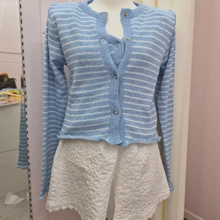 [BUNJANG] High-Waist Floral Lace Shorts / 대전 여성의류 하이웨스트 꽃무늬 레이스 반바지