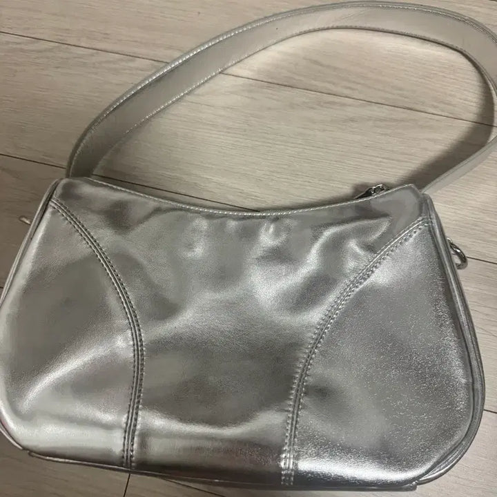[BUNJANG] Illico Signature Silver Shoulder Bag / 새상품급 일리고 가방 시그니처 백 실버 숄더백 크로스백