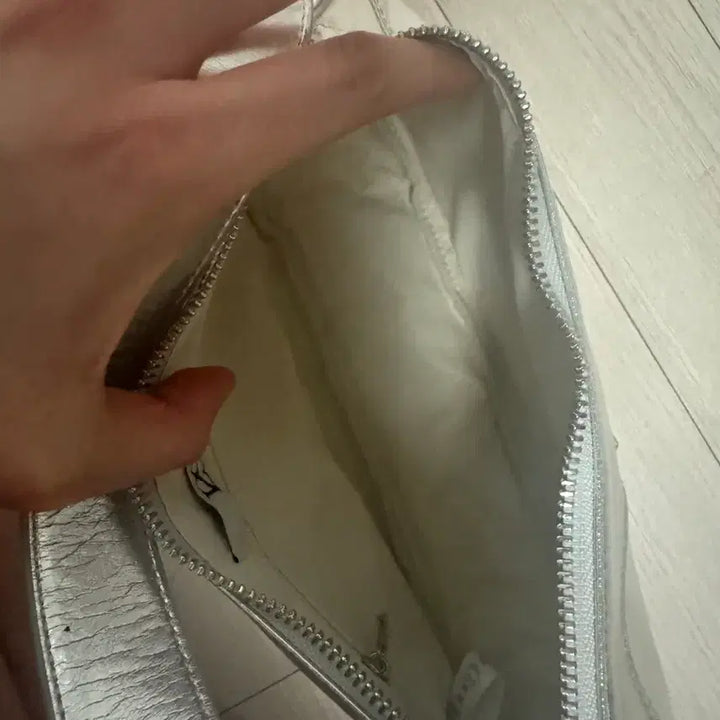 [BUNJANG] Illico Signature Silver Shoulder Bag / 새상품급 일리고 가방 시그니처 백 실버 숄더백 크로스백