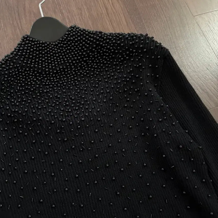 [BUNJANG] Sequin Beaded Ribbed Half-Turtle Neck Knit Top / 시퀸 비즈 골지 반폴라 니트