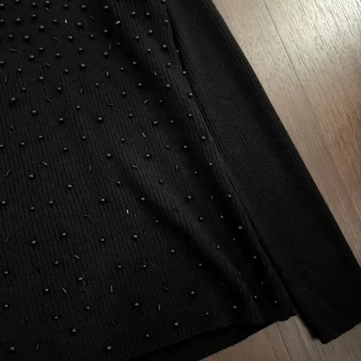 [BUNJANG] Sequin Beaded Ribbed Half-Turtle Neck Knit Top / 시퀸 비즈 골지 반폴라 니트