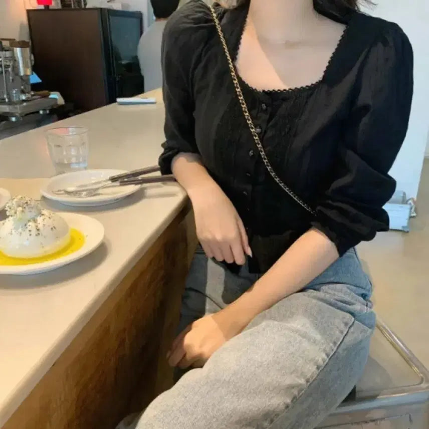 [SOLD OUT] 제니오 펄에스닉블라우스 블랙 S